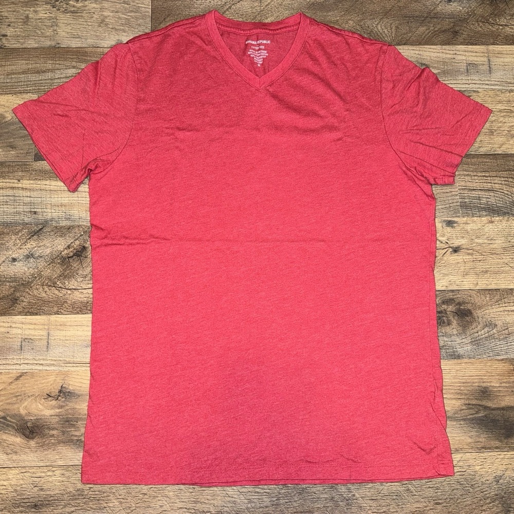Banana Republic T-Shirt Mens‎ M Red Fitted Vee V-Neck Short Sleeve